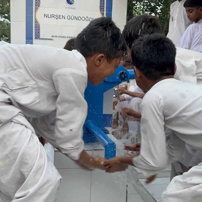 Nurşen Gündoğdu Su Kuyusu Pakistan'da Açıldı! 2 Nurşen Gündoğdu Su Kuyusu Pakistan